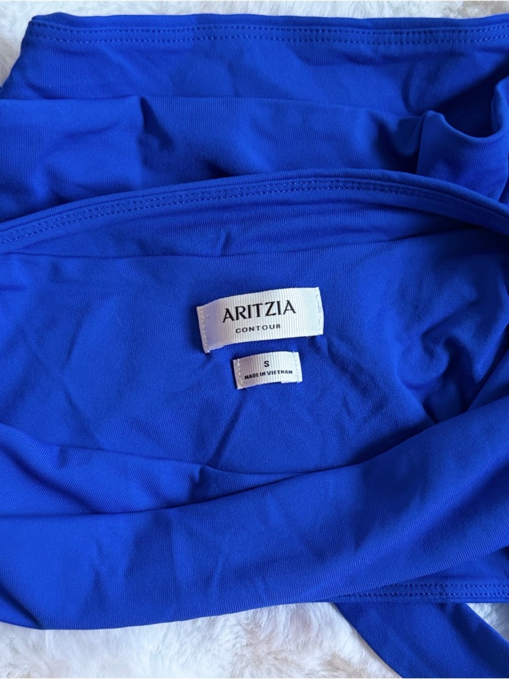 Aritzia ORIGINAL CONTOUR OPTIMUM HALTER TOP
ABLAZE BLUE, Size: S - Picture 3 of 8